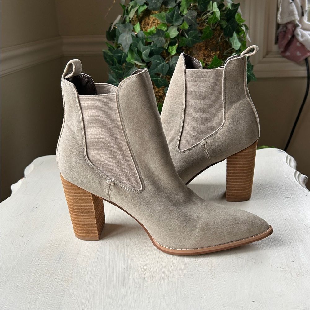 Oasis Society Esmee - Chelsea Light Beige Boho Ankle Booties Size 8.5 EUC